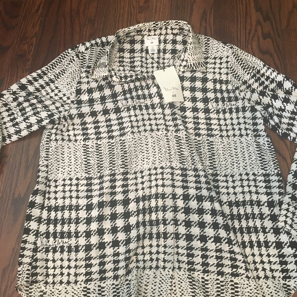H&M Black and White Long Sleeve Button Down Blouse
